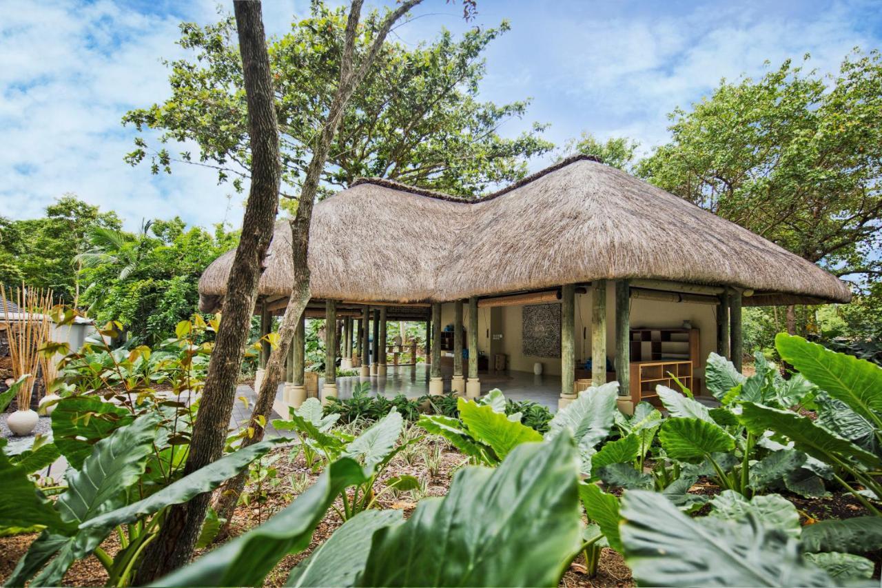 传承太妃高尔夫及健康度假村 贝尔欧布莱 外观 照片 The resort's main building