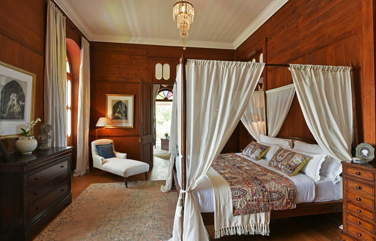传承太妃高尔夫及健康度假村 贝尔欧布莱 外观 照片 A bedroom at the hotel
